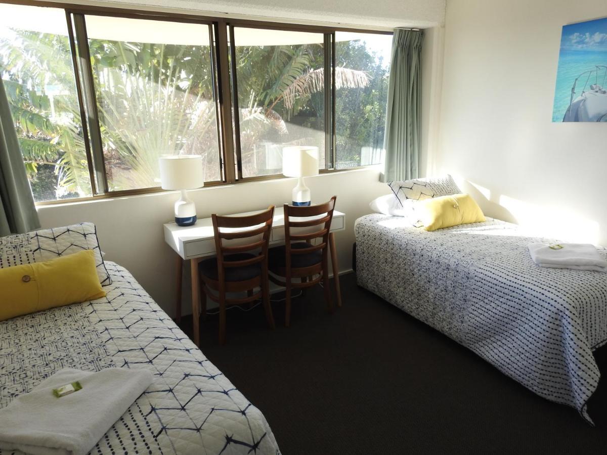 Placid Waters Holiday Apartments Bongaree Екстер'єр фото
